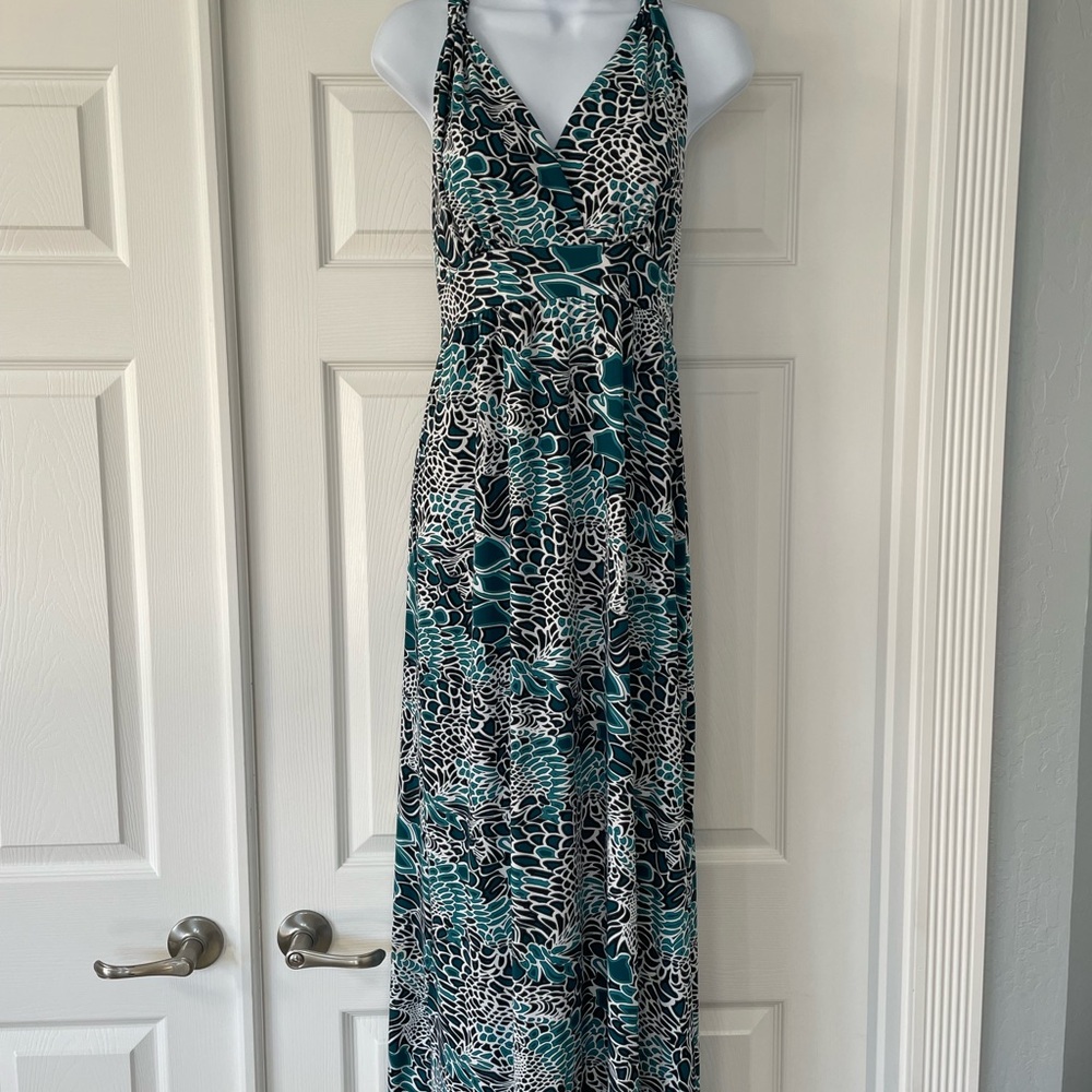 Elegant Teal and Black Maxi Dress